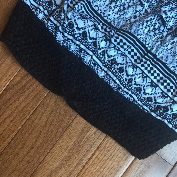 Jessica Simpson Off The Shoulder Crop Top - Picture 2 of 5